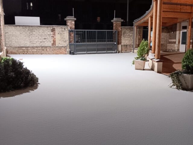 La neige tombe sur la Cité Aviat ….